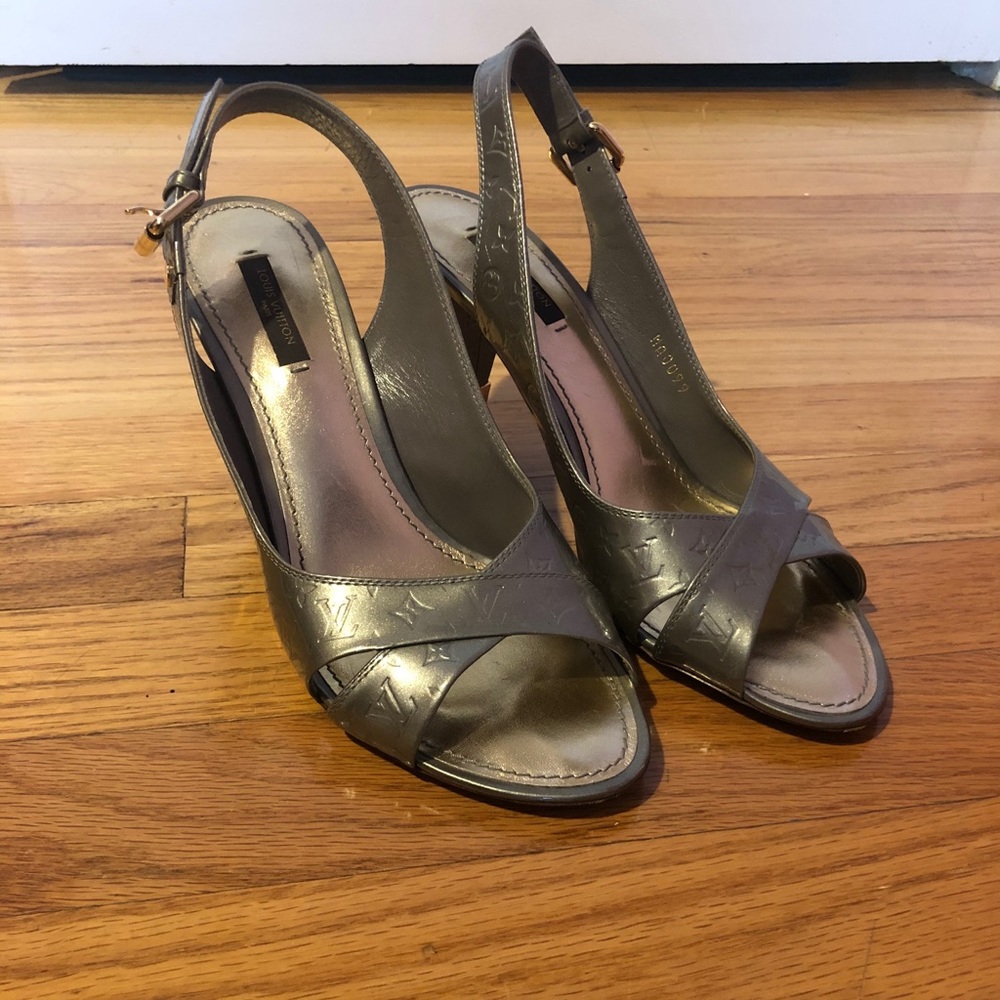 Louis Vuitton shoes - Picture 2 of 5